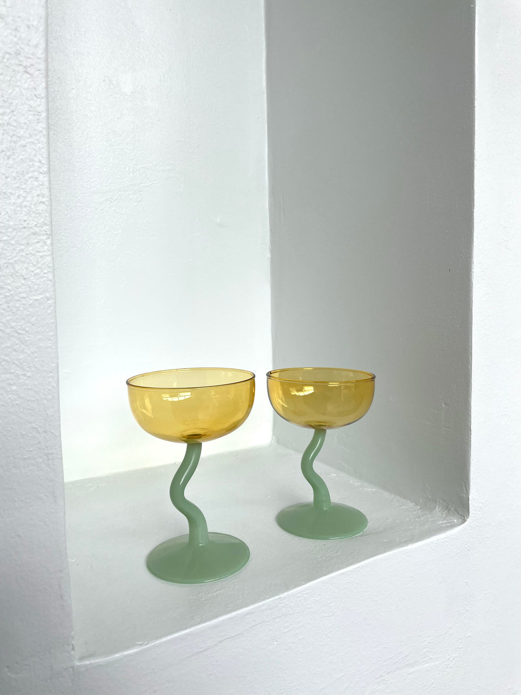 WAVY STEM COCKTAIL GLASSES – Ri-Ri-Ku