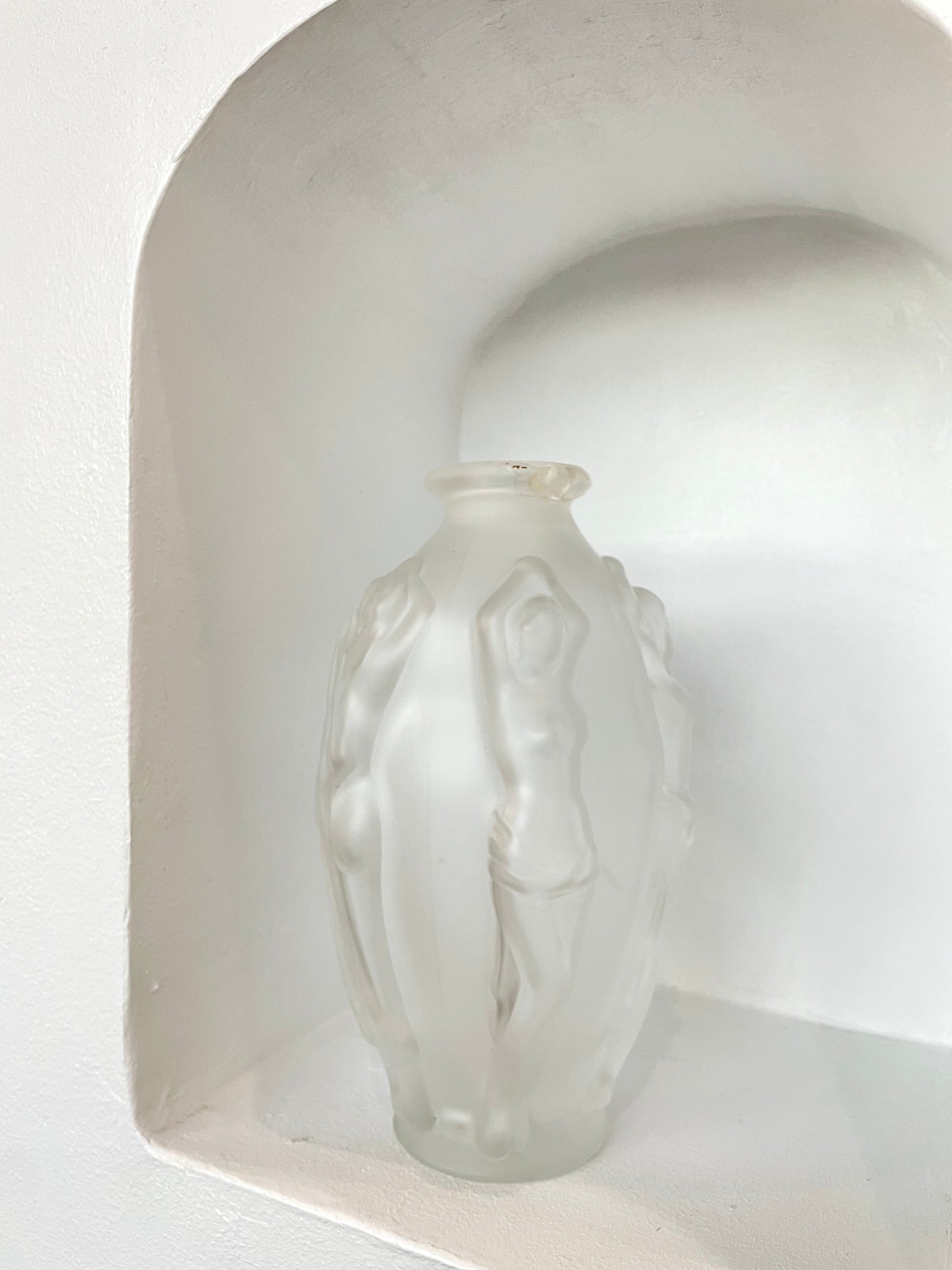 FROSTED GLASS WOMEN VASE