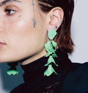 FLAKE EARRINGS - GREEN